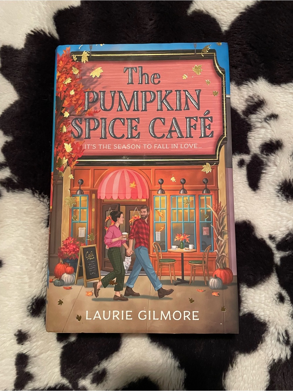 The Pumpkin Spice Cafe by Laurie Gilmore Sprayed Edges Hardback Book